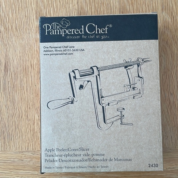 The Pampered Chef Kitchen New Pampered Chef Apple Peelercorerslicer